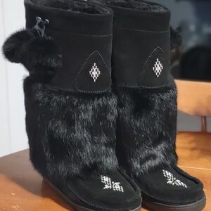 Elegant Black Fur-Trimmed Women's Boots